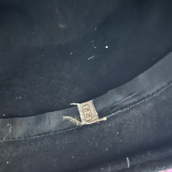 Vintage velvet and feathers hat - Picture 3 of 7